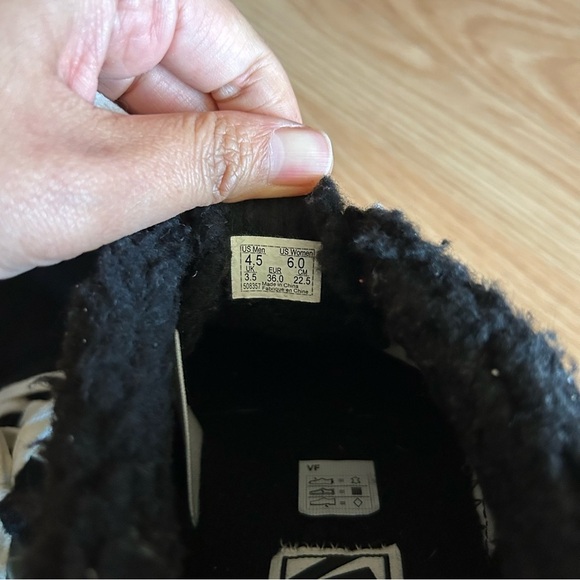 Vans Authentic Sherpa Cozy Hug Sneakers Men’s 4.5 Women’s 6 - Picture 3 of 7